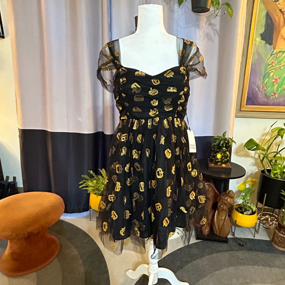 Unique Vintage size L 10/12